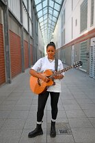 JVA_ 162 Diana Ezerex tritt in der JVA Weiterstadt am 21. August 2024 vor rund 70 Insassen auf. 21082024 Justizvollzugsanstalt Weiterstadt /Hessen.