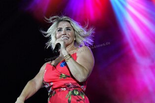 SWR_ 159 Beatrice Egli beim SWR4 Schlagerfestival auf der Loreley Freilichtbühne in St. Goarshausen, Deutschland, 30. August 2019.