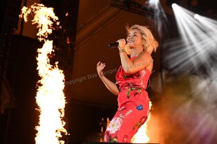 SWR_ 162 Beatrice Egli beim SWR4 Schlagerfestival auf der Loreley Freilichtbühne in St. Goarshausen, Deutschland, 30. August 2019.