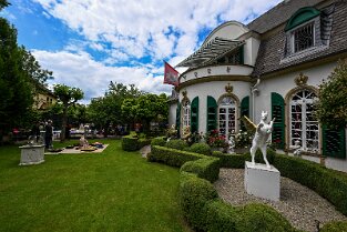 HG_ 165 Harald Glööckler feierte im Chateau Pompöös seine Geburtstagsfeier am 30.5.2022 in Kirchheim an der Weinstraße. Impressionen Anwesen 