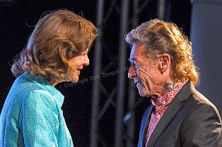 KKP_ 176 Königin Silvia von Schweden erhält den 20. Karl Kübel Preis - hier mit Laudator Peter Maffay / 060916 ***Queen Silvia receives the 20th Karl Kübel Award in...