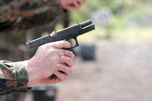 MKP Weitergabe nur für private Zwecke. Alle weitere Nutzung oder Veröffentlichung erfordert die schriftliche Genehmigung: Dirk Zengel DZ@one2serve.de Tel...