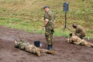 MKP Weitergabe nur für private Zwecke. Alle weitere Nutzung oder Veröffentlichung erfordert die schriftliche Genehmigung: Dirk Zengel DZ@one2serve.de Tel...