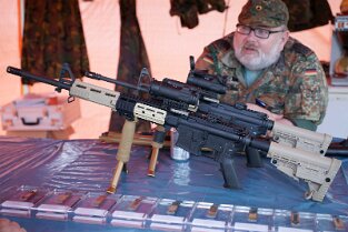 MKP Weitergabe nur für private Zwecke. Alle weitere Nutzung oder Veröffentlichung erfordert die schriftliche Genehmigung: Dirk Zengel DZ@one2serve.de Tel...