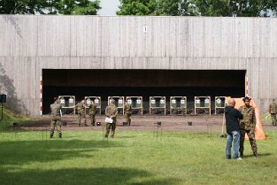 MKP Weitergabe nur für private Zwecke. Alle weitere Nutzung oder Veröffentlichung erfordert die schriftliche Genehmigung: Dirk Zengel DZ@one2serve.de Tel...