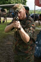 MKP Weitergabe nur für private Zwecke. Alle weitere Nutzung oder Veröffentlichung erfordert die schriftliche Genehmigung: Dirk Zengel DZ@one2serve.de Tel...