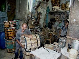 Küfer auf dem Basar in Kairo Küfer auf dem Basar in Kairo